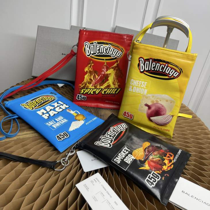Picture of Balenciaga Handbags _SKUfw207745197fw